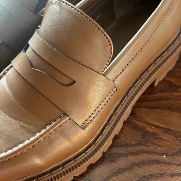 American Eagle Medium Brown Faux Leather Chucky Lug Sole Penny Loafers Size 9 - Picture 6 of 16